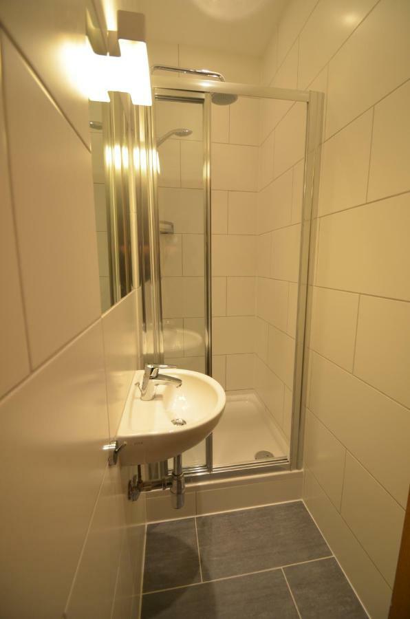 Apartment Cityxpress Top 6 By All In One Apartments เซลล์อัมเซ ภายนอก รูปภาพ